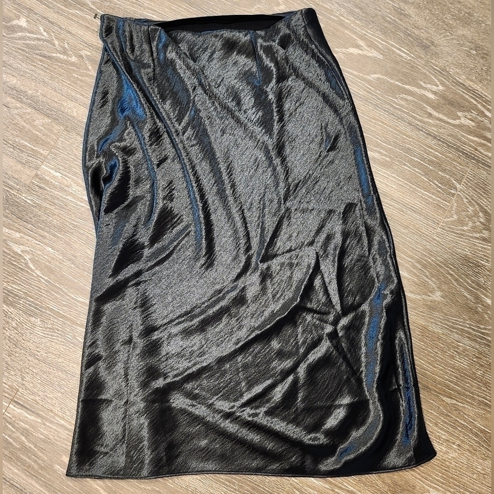 Victoria's Secret Black Side Slit Button‎ Detail Satin Midi Skirt Size Large NWT - Picture 8 of 9